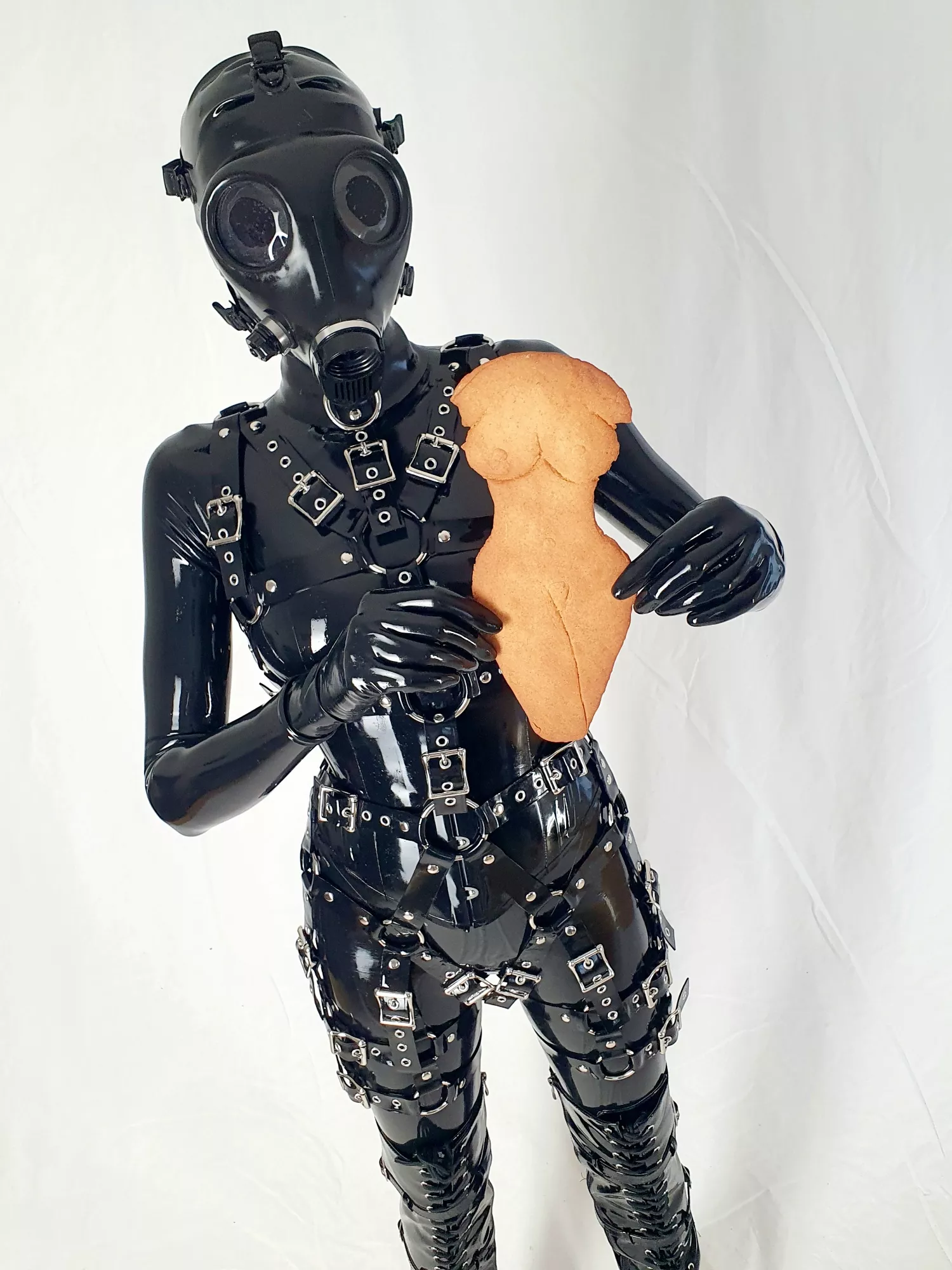 Make gingerbread cookies with me?