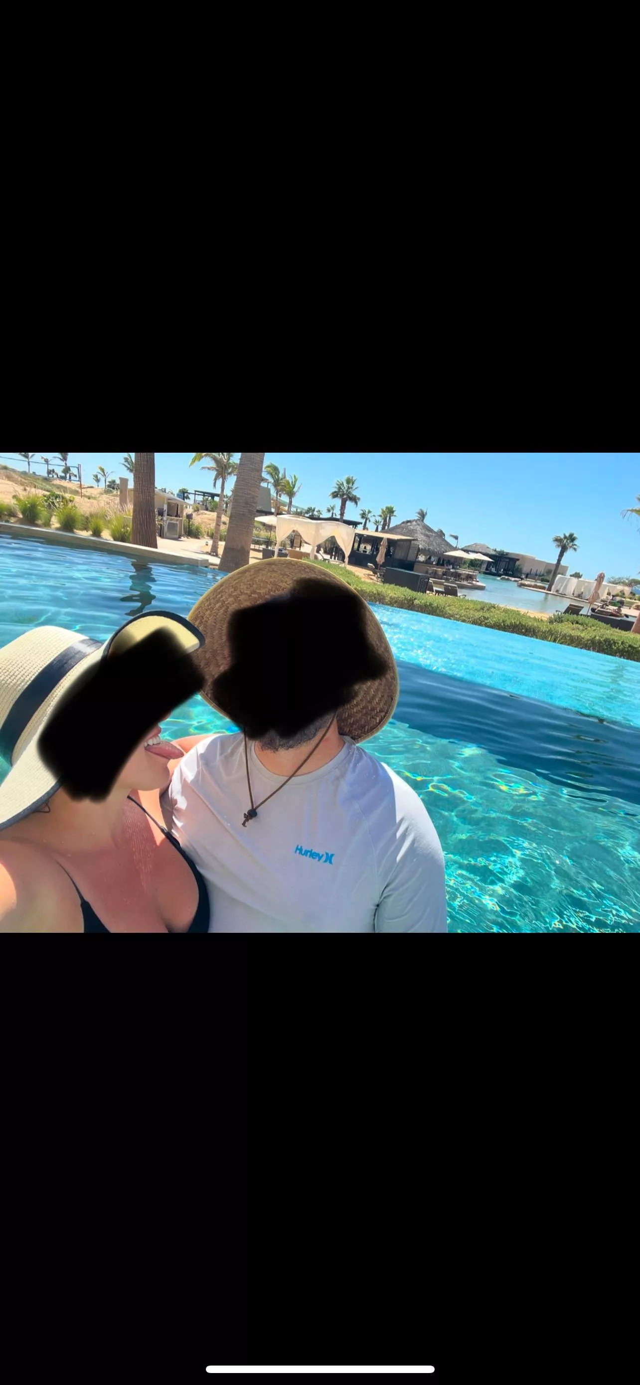 MF4F Couple searching for holiday fun