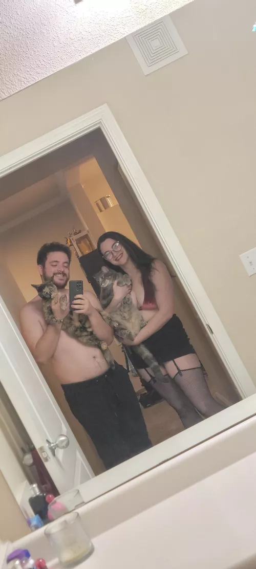 MF4MF ❤️ bi nerdy couple near Plymouth looking for on going friends, anyone down for some strip mario kart 😈