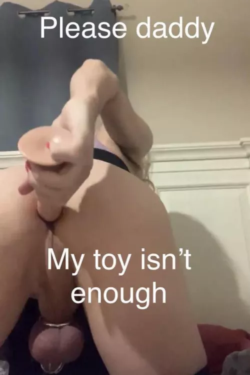 ❤️🎀 Mistresses big strap on daddy cock is what I need 🎀❤️