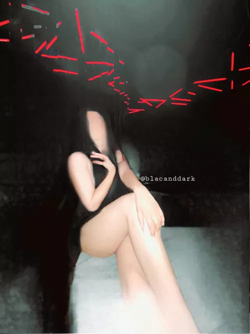 My club night open skirt attire 💦💦 thighs won my poll ♥️