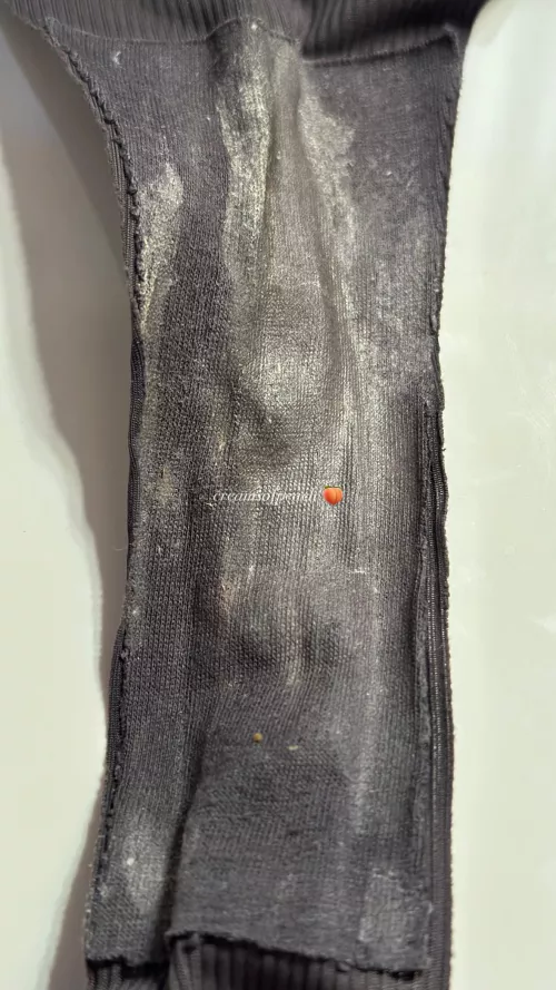 My panties dry super stiff after I’ve soaked them in my cream. Perhaps this thong can get you just as stiff 😘