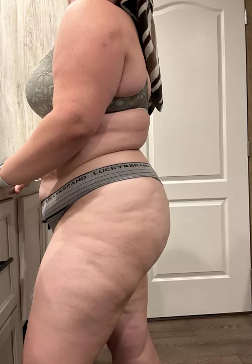 NC hotwife, mid 20’s and ready to play 