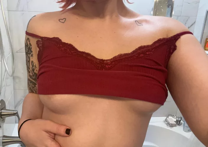 Need a good Jewish boy to undress me <3