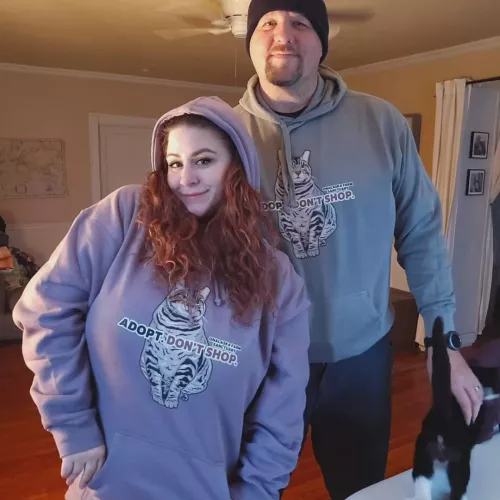 On a lighter note, Jess and her amazing husband, Kyle continue their work with the animals on the Onalaska Sanctuary. They're awesome people!!! 🤘🏼