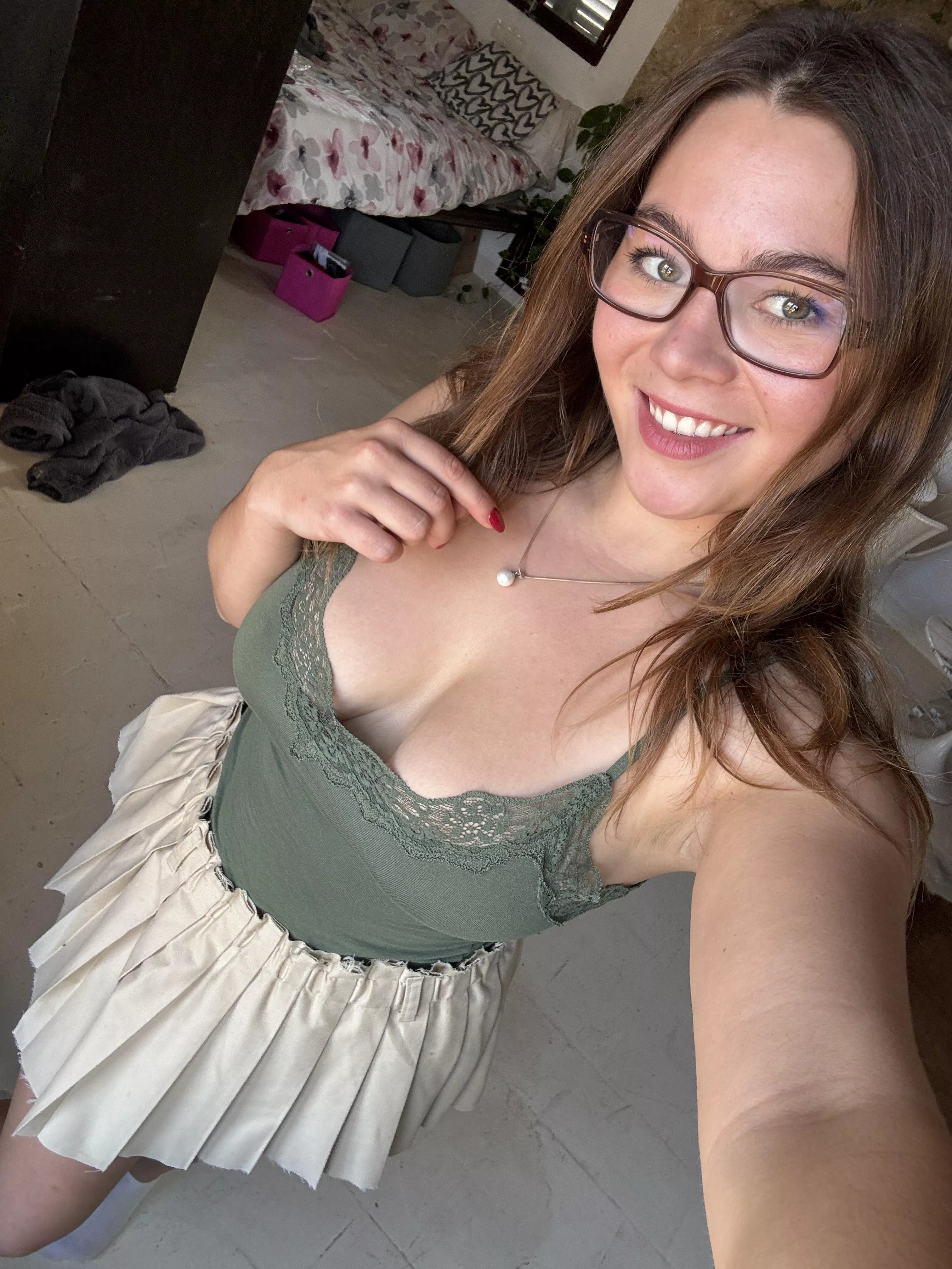 Pretty and sexy , might be your type