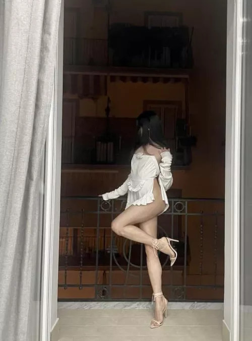 putting on a show for whoever’s watching below 🥵