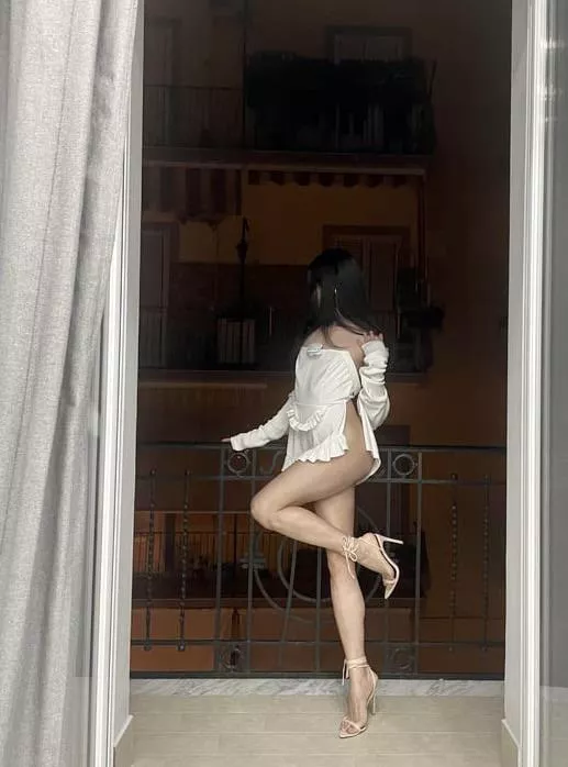 putting on a show for whoever’s watching below 🥵