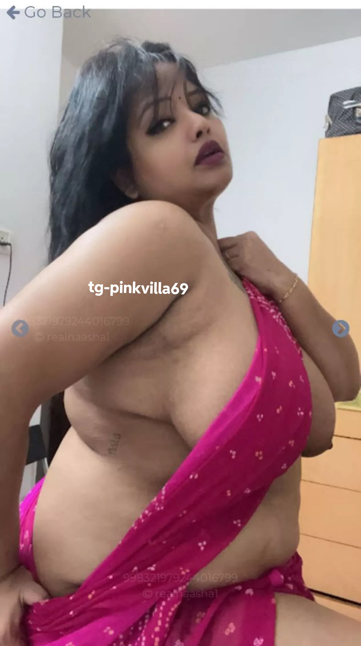 Real naasha showing her big mangoes 