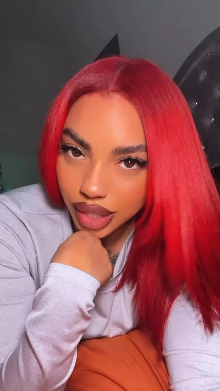 Red hair, irresistible vibes, and a presence you’ll never forget 😏 Once you’ve had me, good luck walking away. 💋 #TooHotToLeave #UnforgettableEnergy