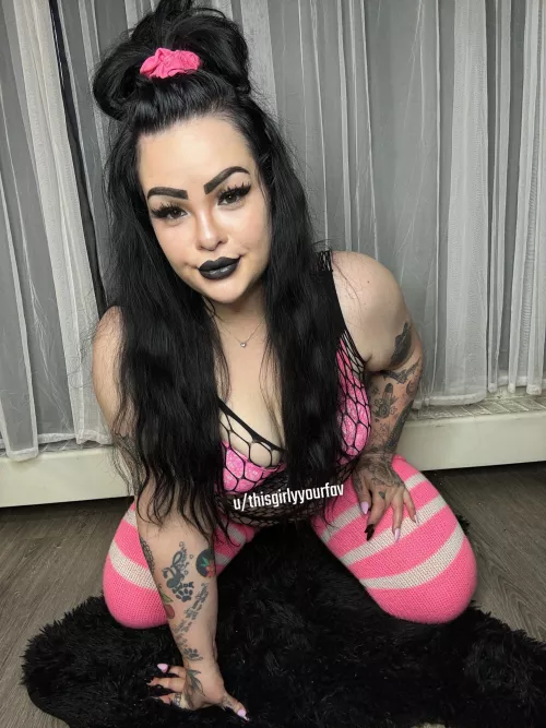 Sexy mommy ready for you 