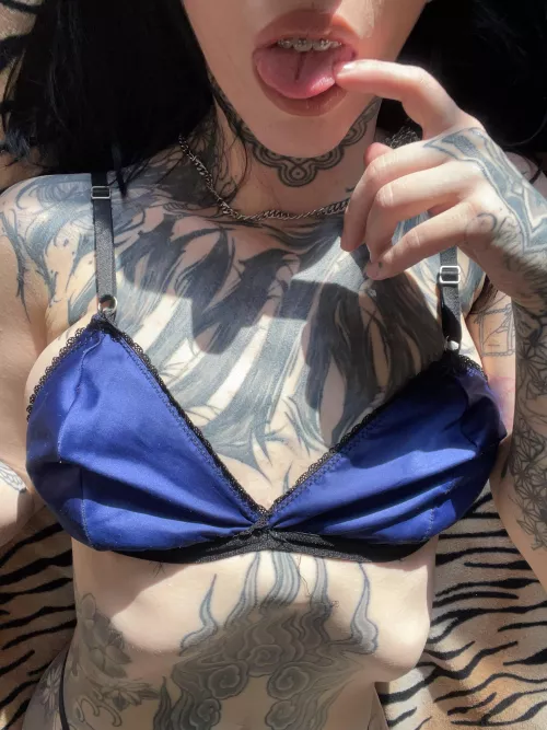 Start your destroy dick December with my alt tiddies