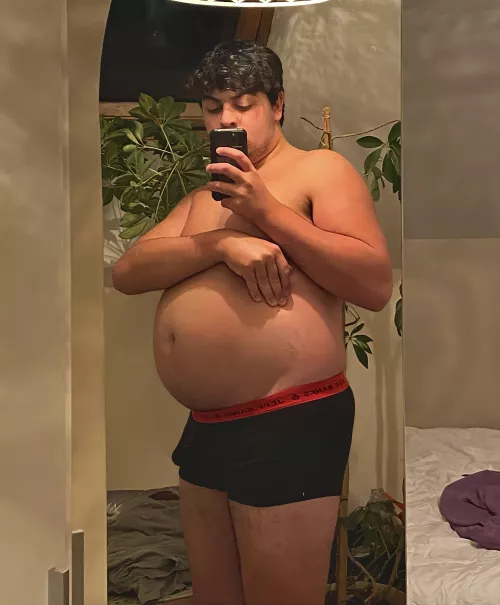 Stretch marks are getting even more visible 👌 