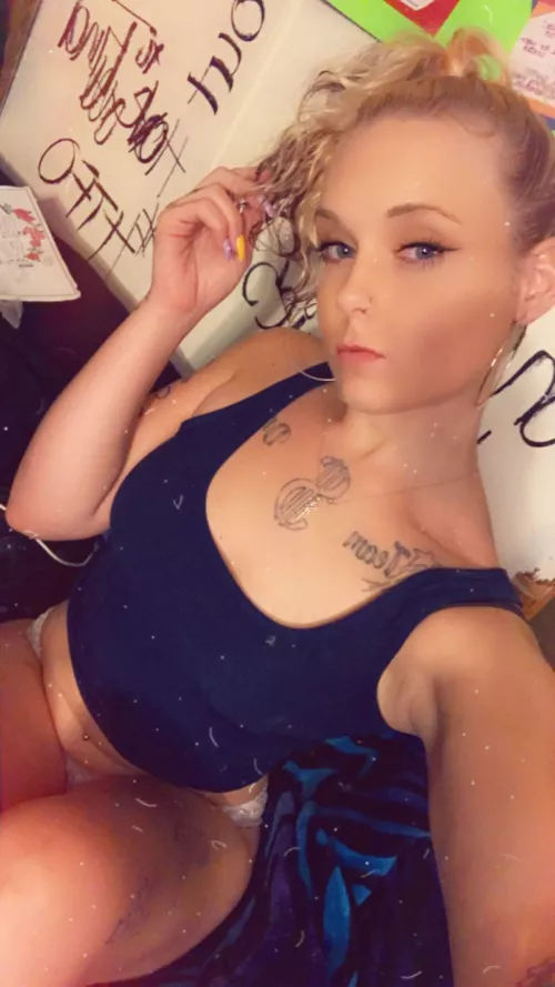 Such a lonely spun slut :(