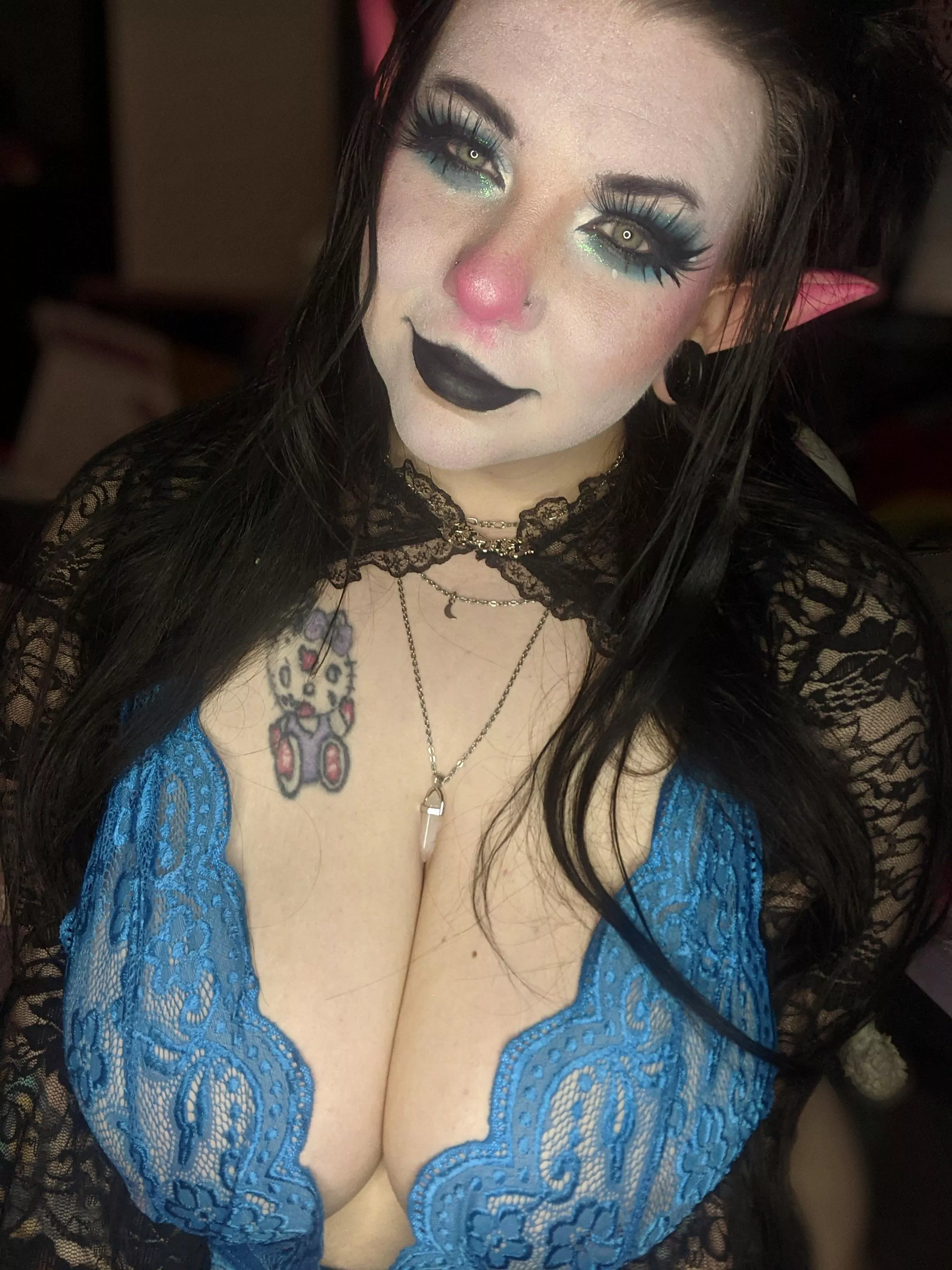 Suck on my huge tits and I'll suck your cock :3