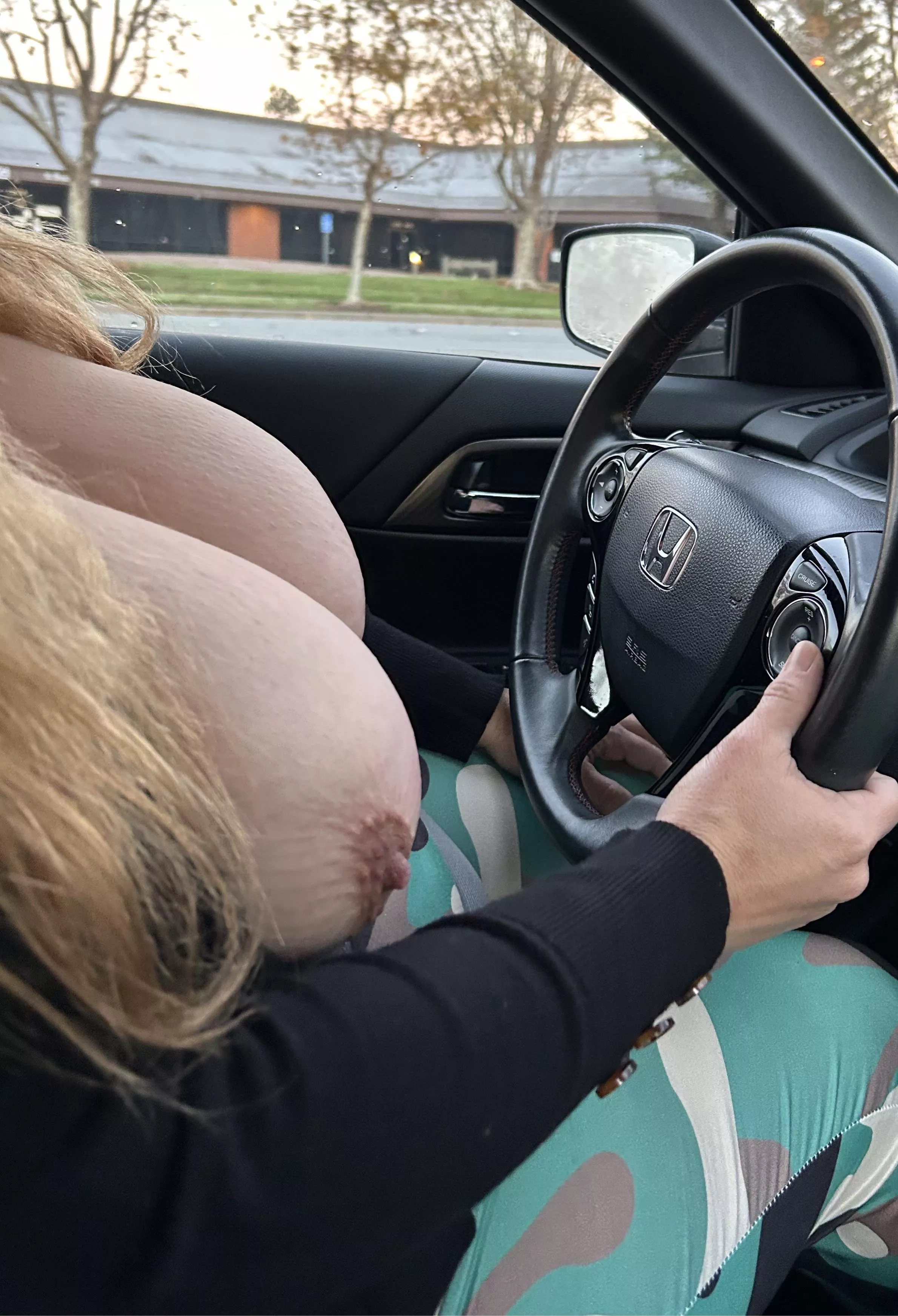Thanksgiving topless Starbucks run! So many people out today. Hope they enjoyed the view;)