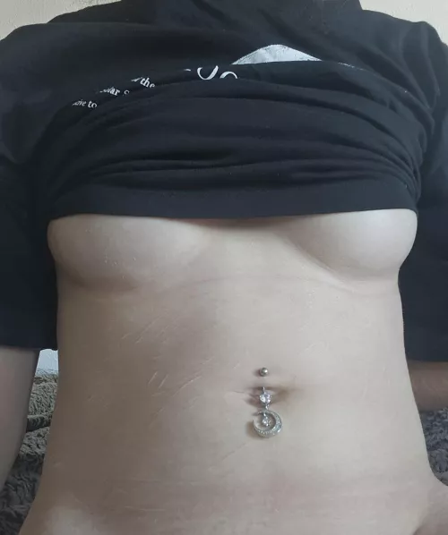 The scars on my stomach aren't too bad because you know summer 🫡