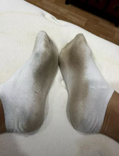 They stink up the whole room after the gym … sorry roommates!! 🥹🙏💗