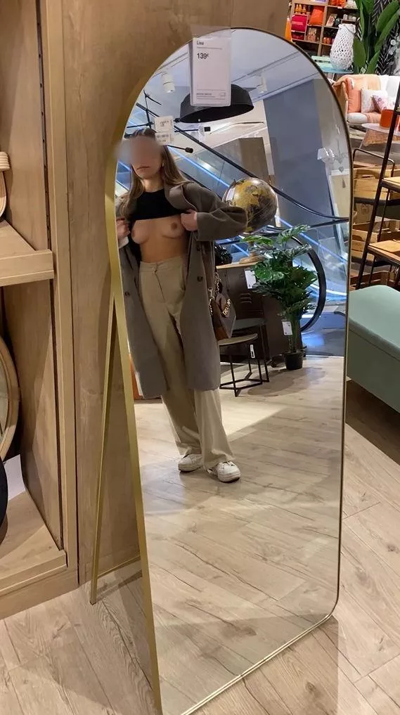 This is why shopping with me is so fun