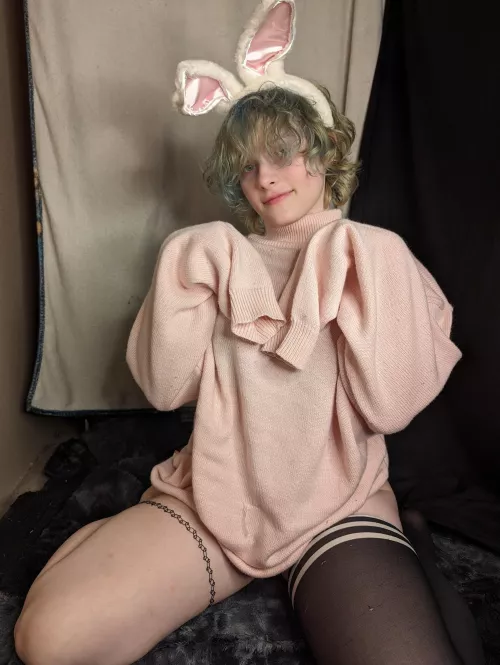 tryin to be a good bunny for you :3