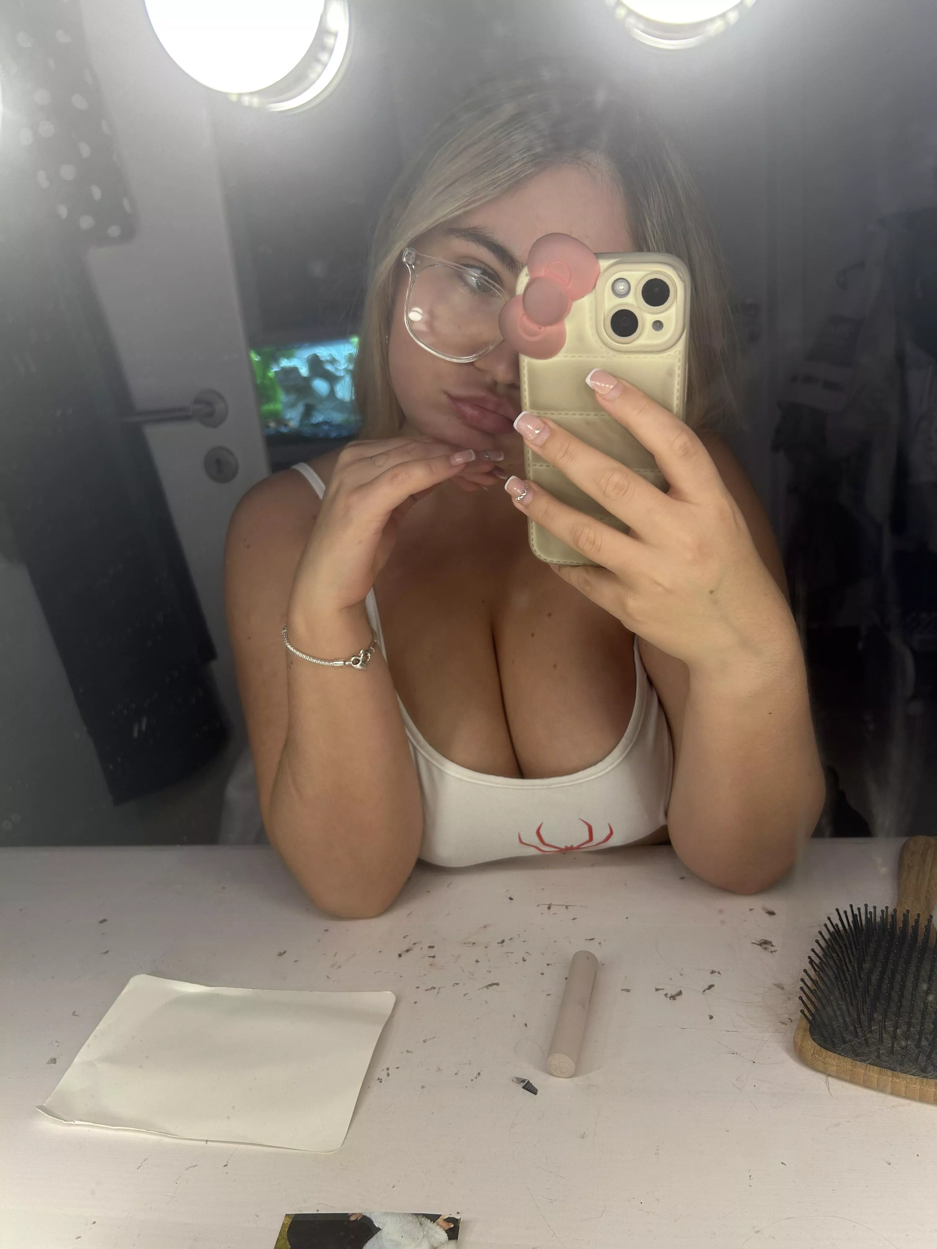 W20 wer ist wach und Horny?🤤💞💦