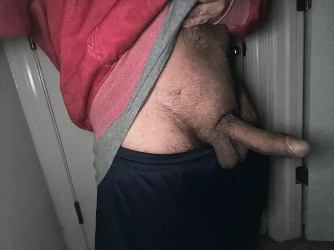 Who wants to help me unload ? 