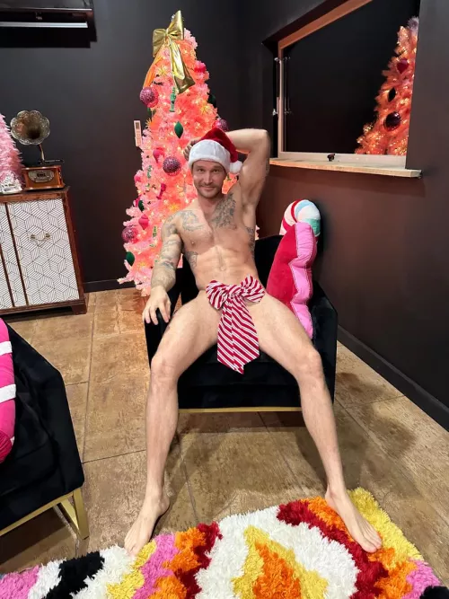 Who wants to open this present 🎁 