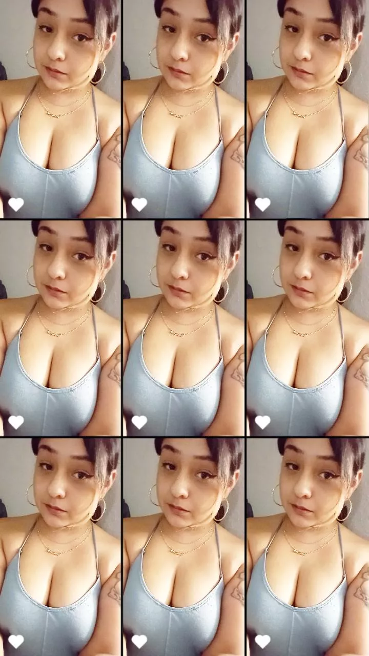 Whose cummmin over tonight 🥵