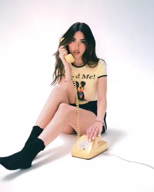 Worshipping her 😍