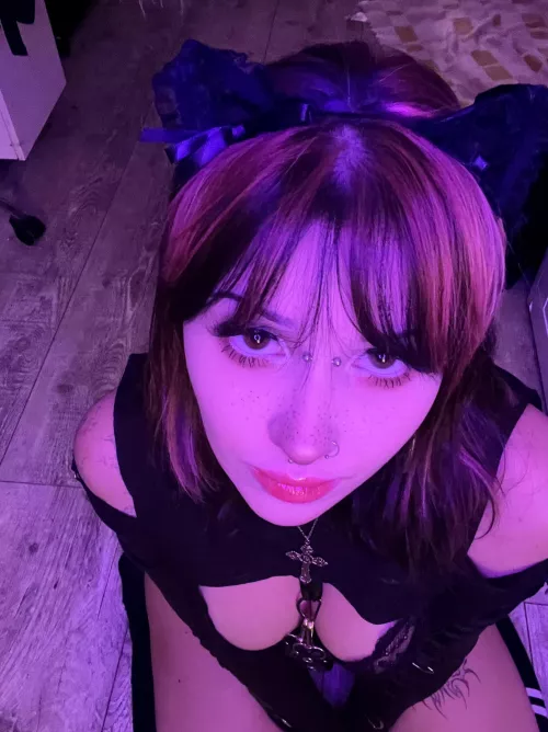 would you date goth girl with dermal piercings?? ^^