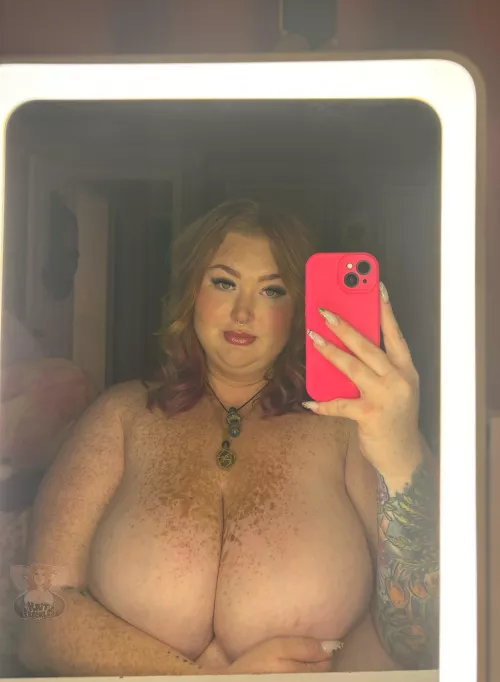 Would you keep this pic in your wallet?