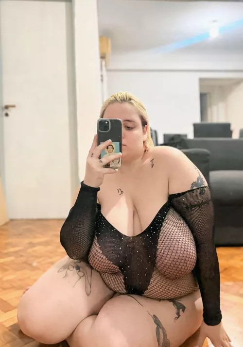 Would you like to see my full body without clothes? Y or N?