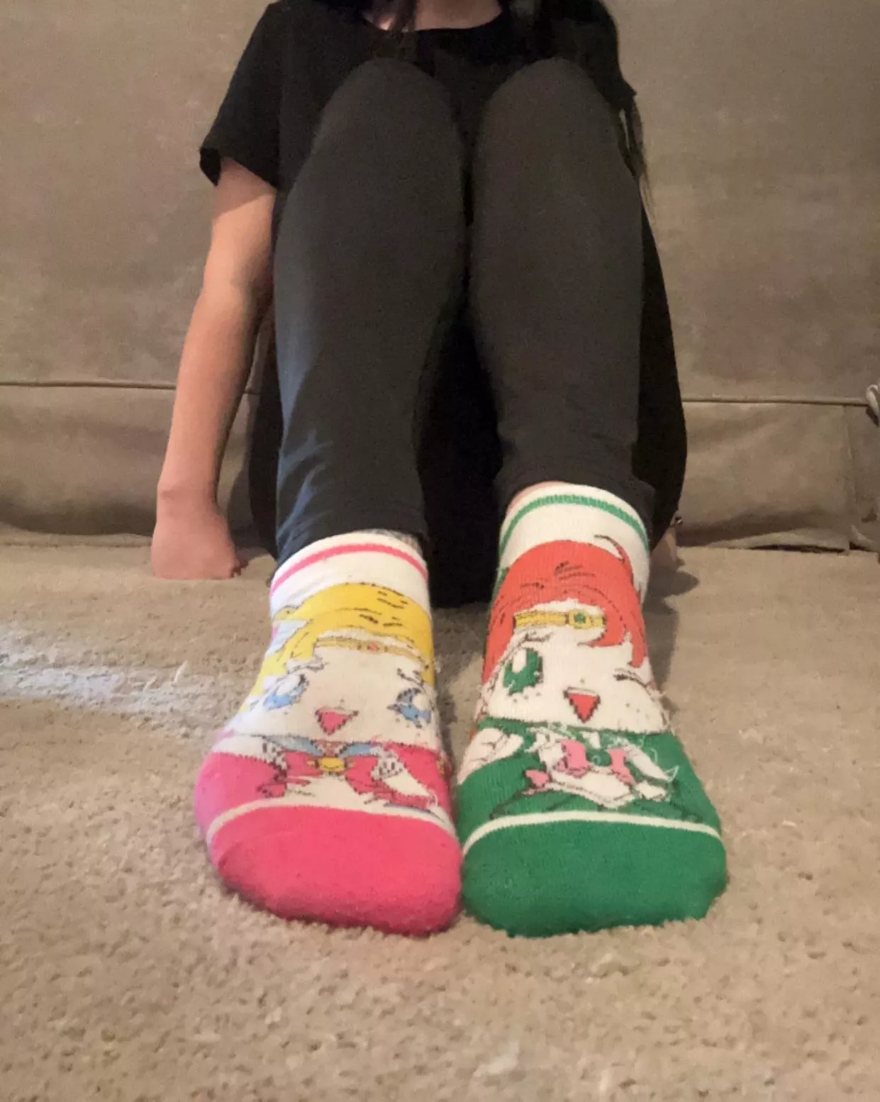 would you rub my feet and watch anime with me? 👉🏻👈🏻 :3