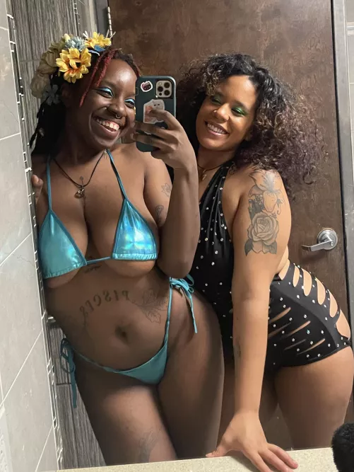 Your favorite lesbian stripper couple 