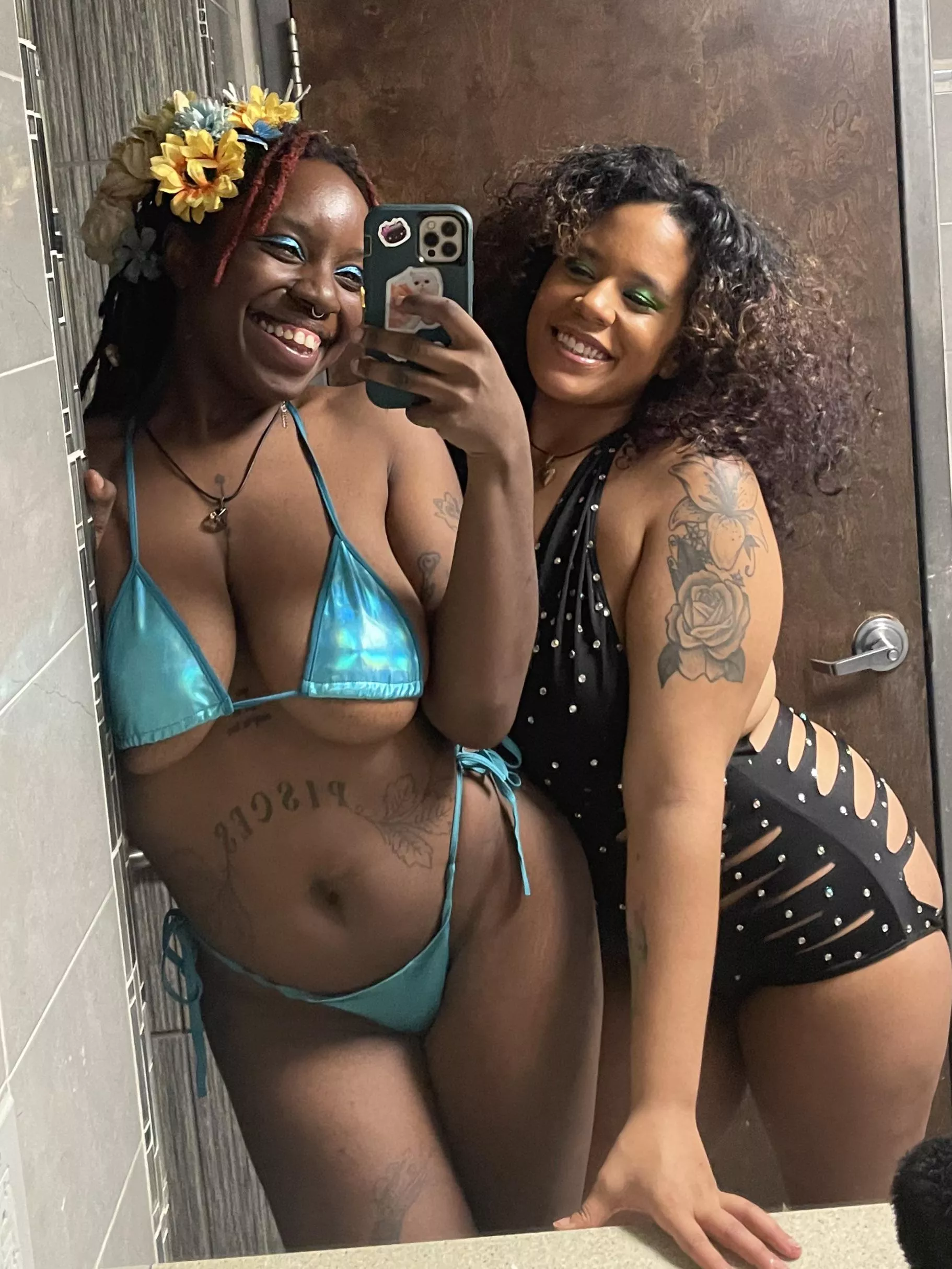 Your favorite lesbian stripper couple 