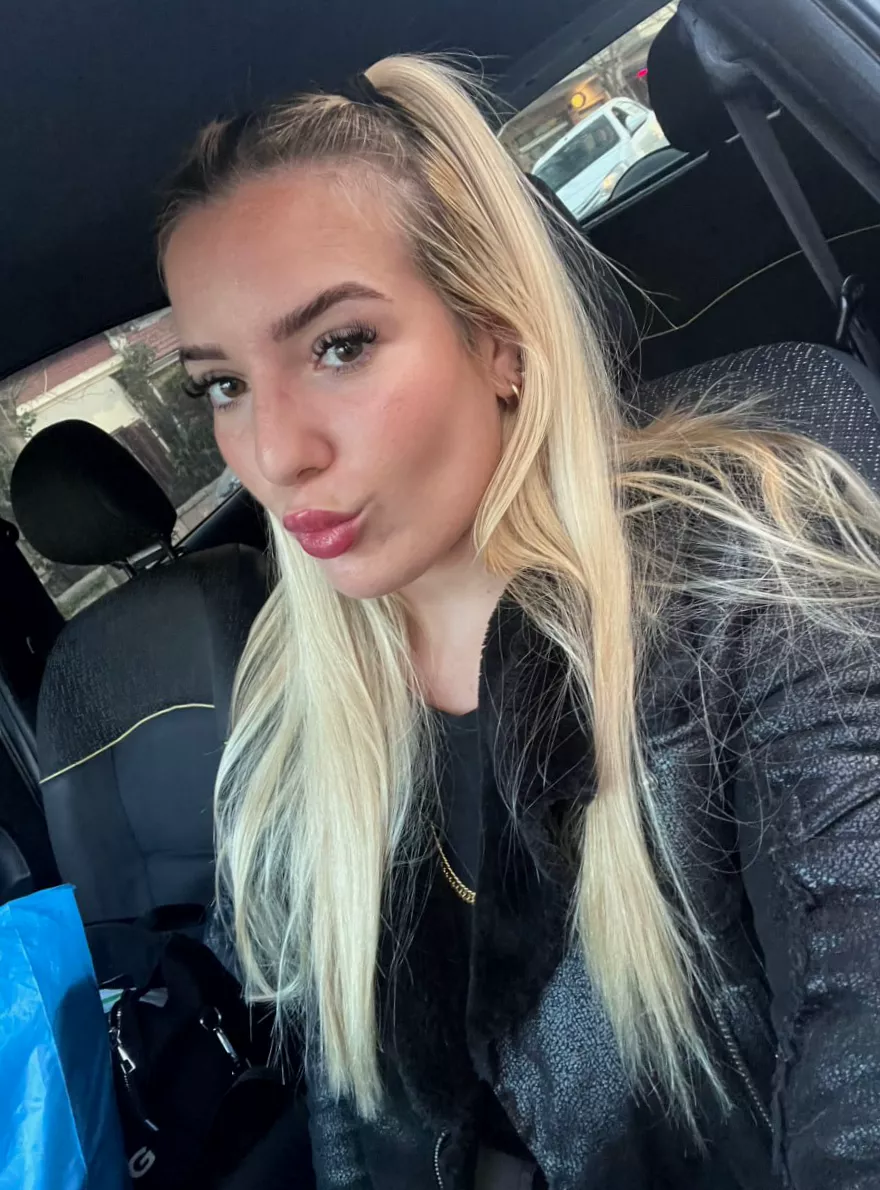 19 [F4M] - just looking for someone to match my energy tonight
