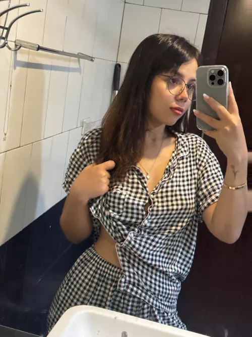 19f naughty college girl ready to meet someone interesting