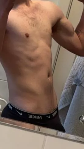 23 M looking for F hmu