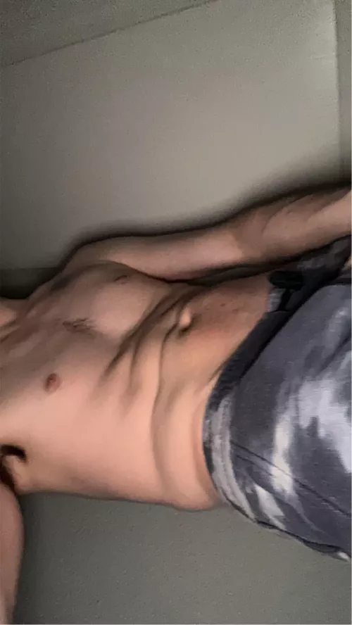 (23) us lookin for some chill vibes with some likeminded bros Masc+,Fit+,attractive+,outdoors,hiking,gym,sports hmu 30s muscular curious/bi gym diffs
