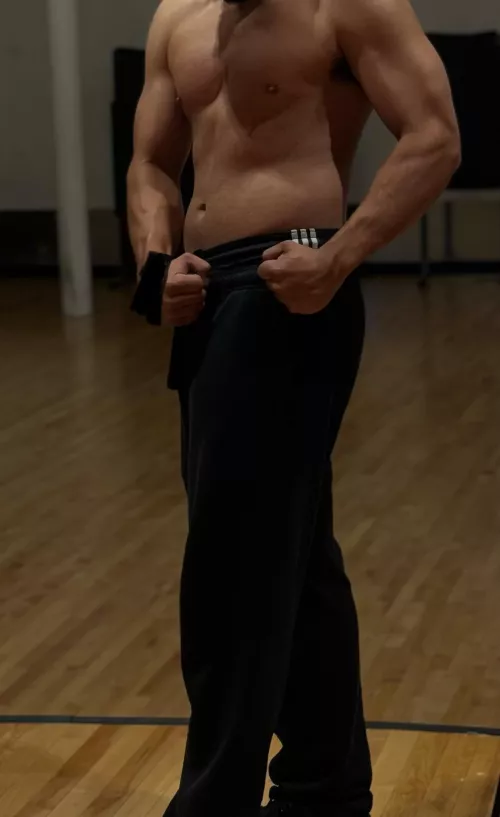 26 central LA arriving early morning today. Looking for couples 😋 coming from out of state and looking for a great experience here :) 