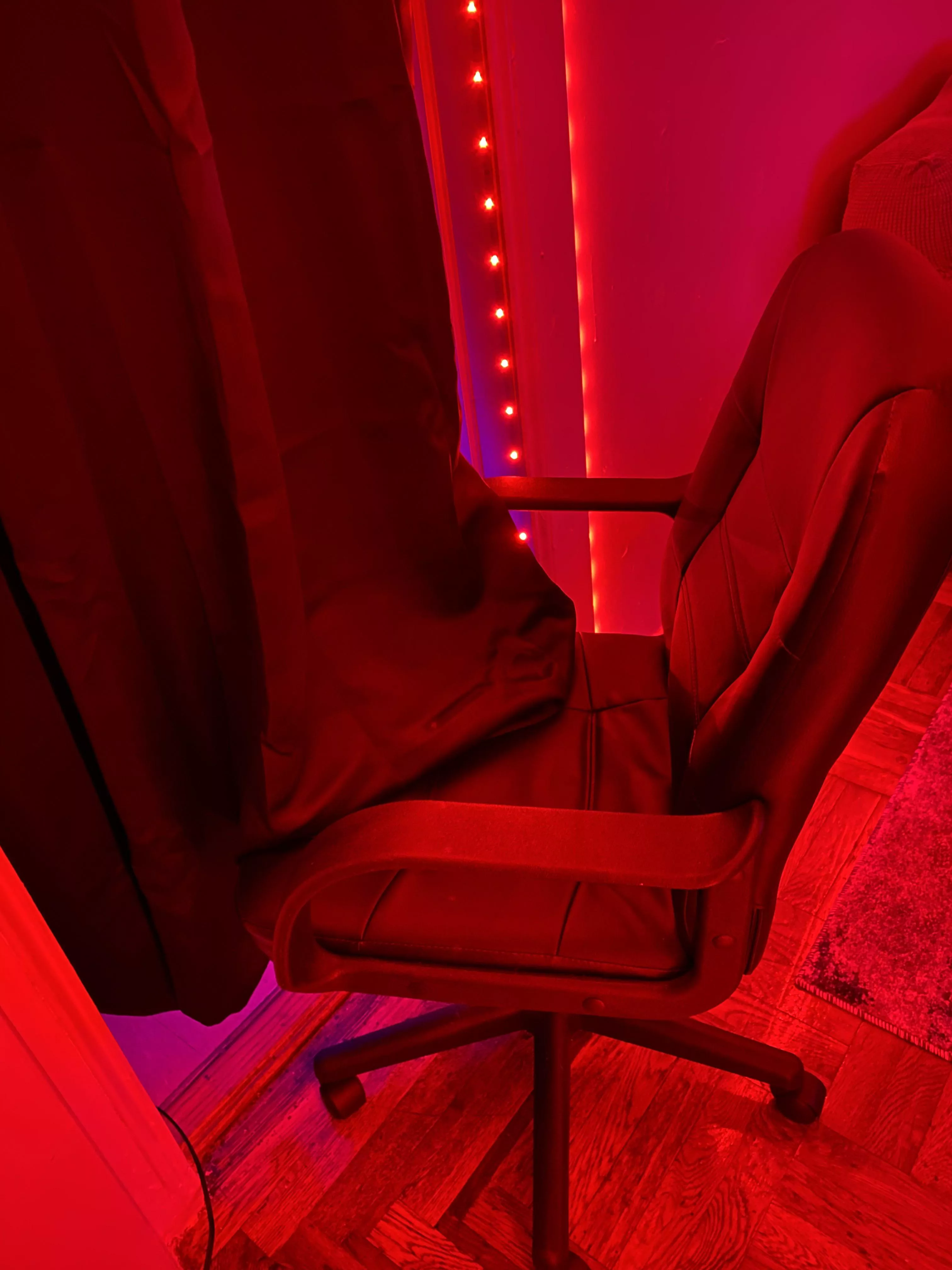 28 #Brooklyn Gloryhole for curious or straight (Hosting this Weekend) **Hairy D!cks Preferred**