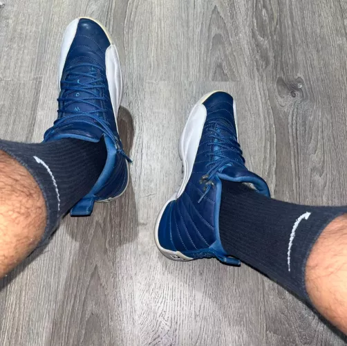 Any other bros like rocking crew socks and loose kicks?