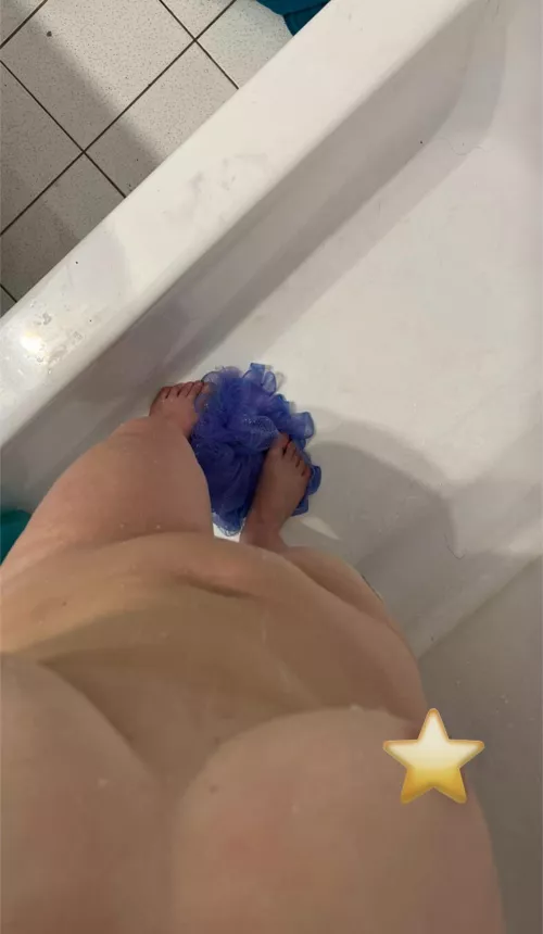 Are my feet cute enough for you to cum on them ? 