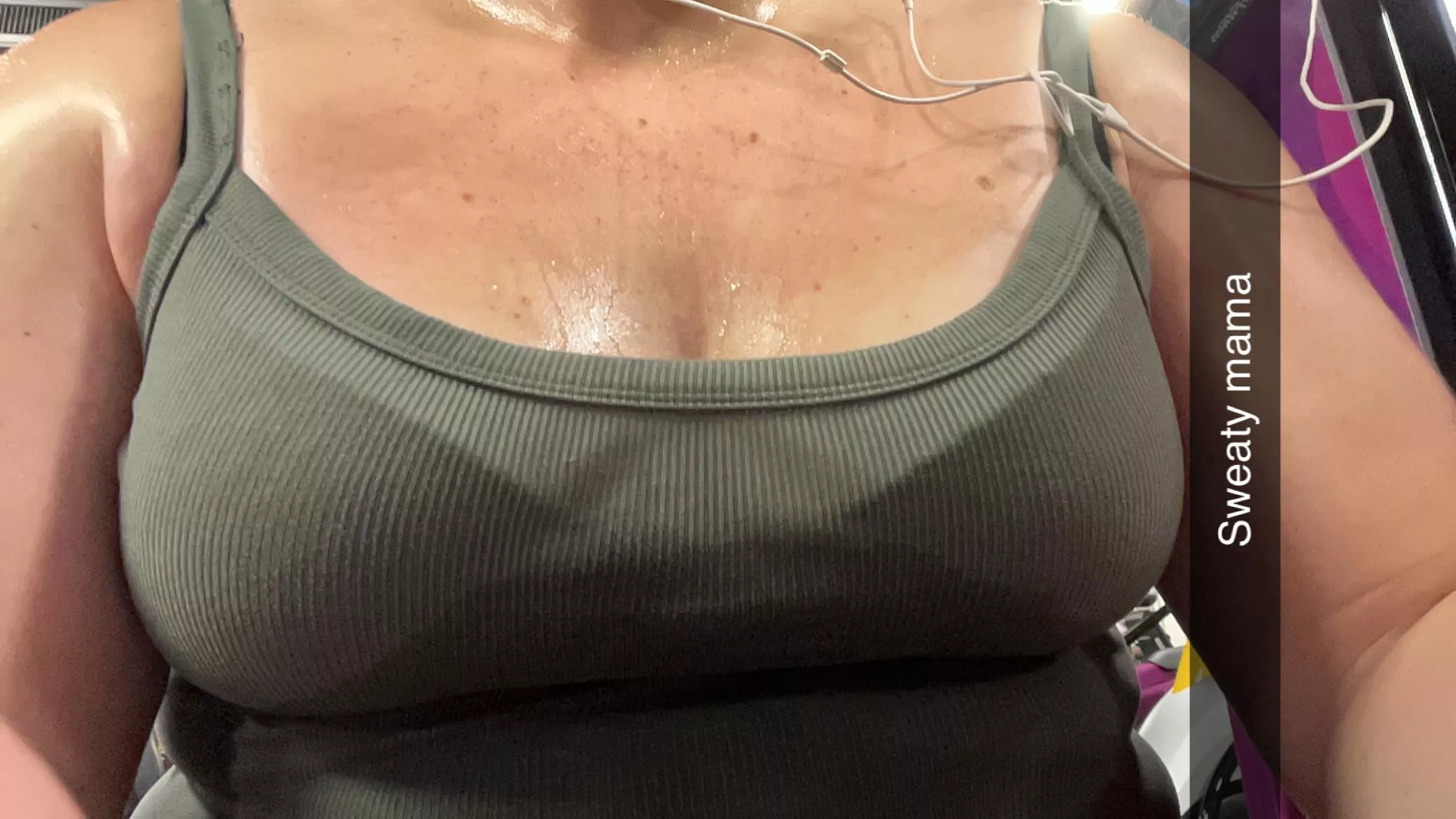 Come lick 👅 the 💦off my tits! 🤤