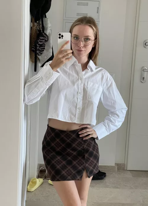 Cover my sexy body with your warm cream