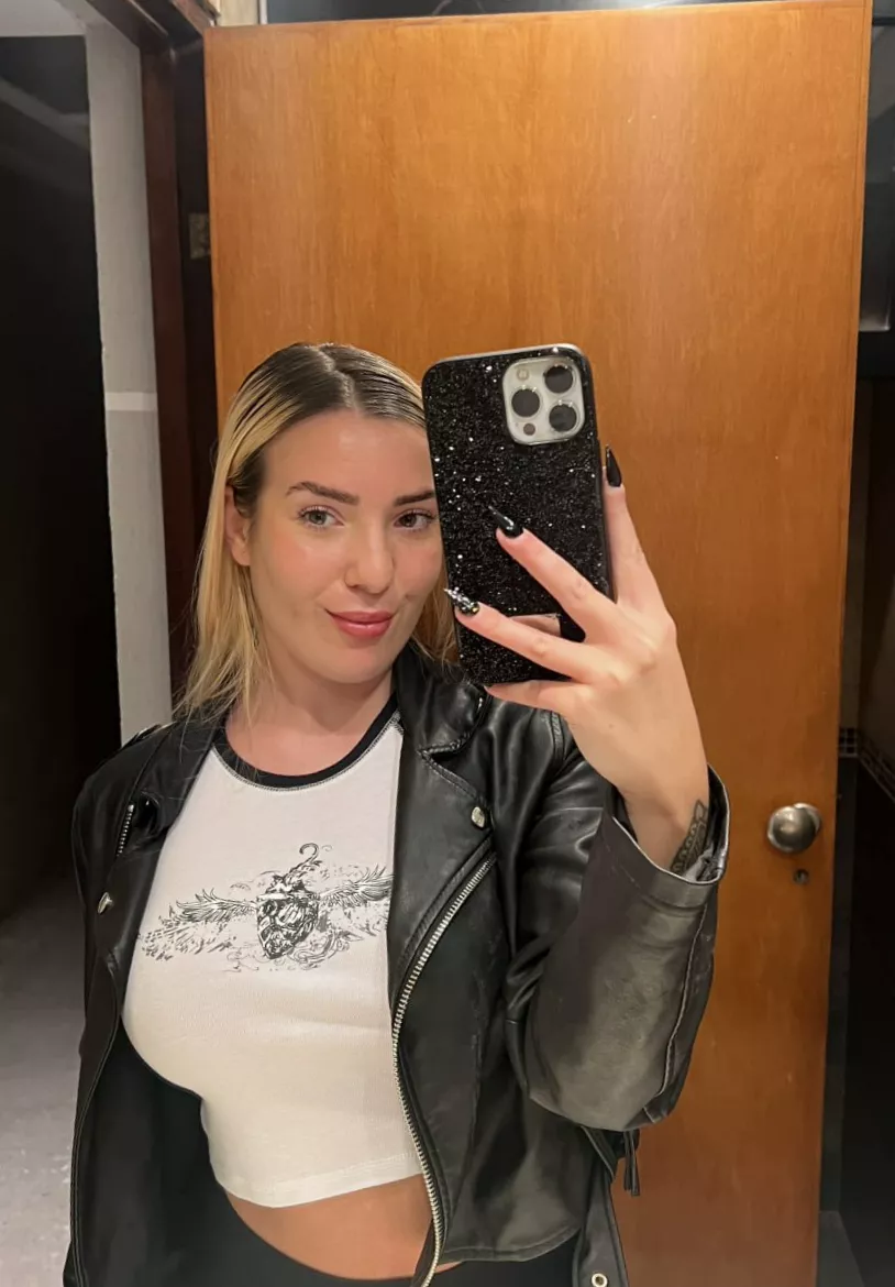 Do I tease you in this photo?