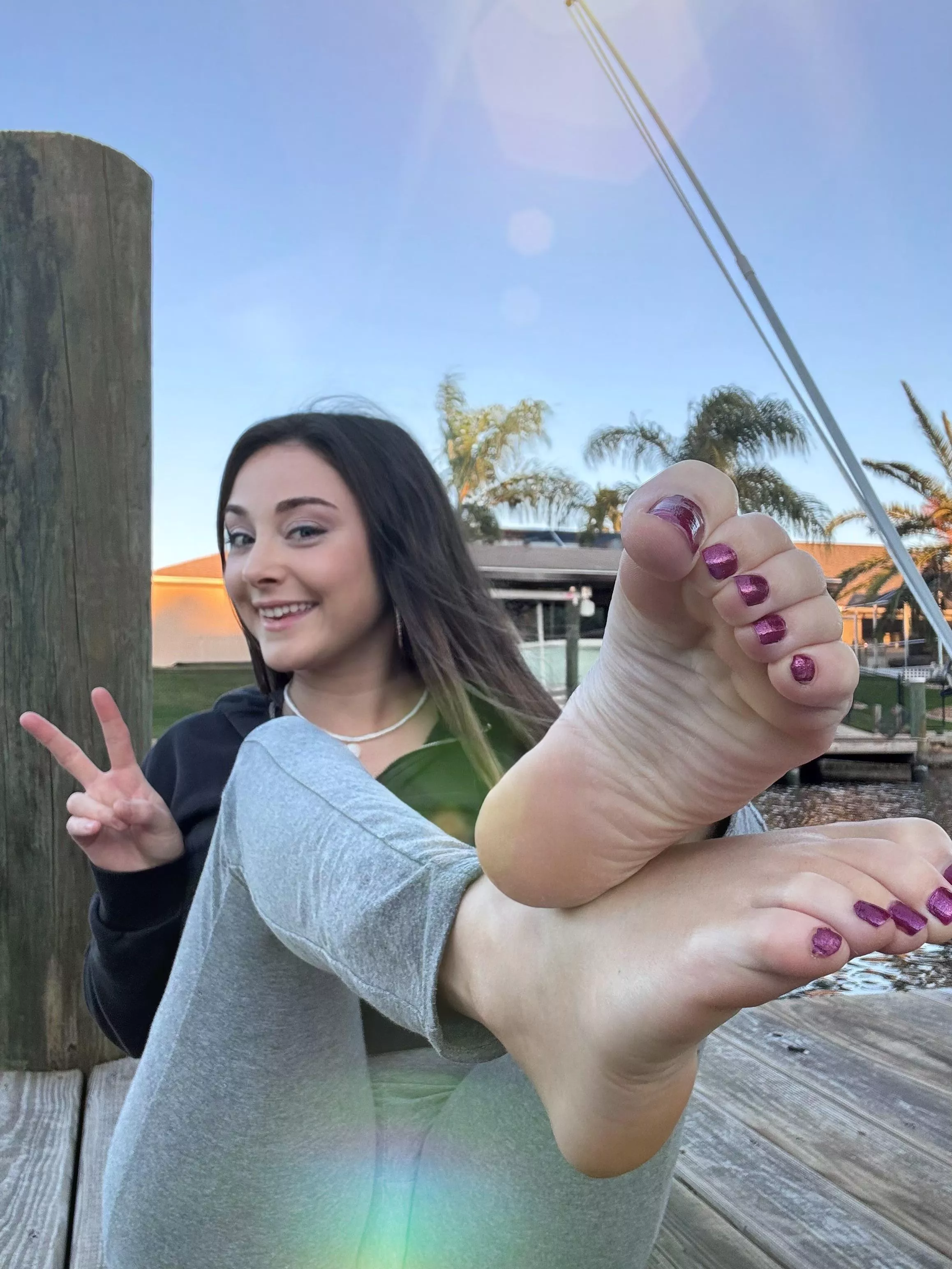 Do my feet turn you on? If so, lmk why!! ⬇️🩷✨