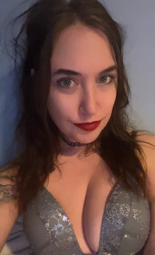 Green eyes + red lips = my favorite combo