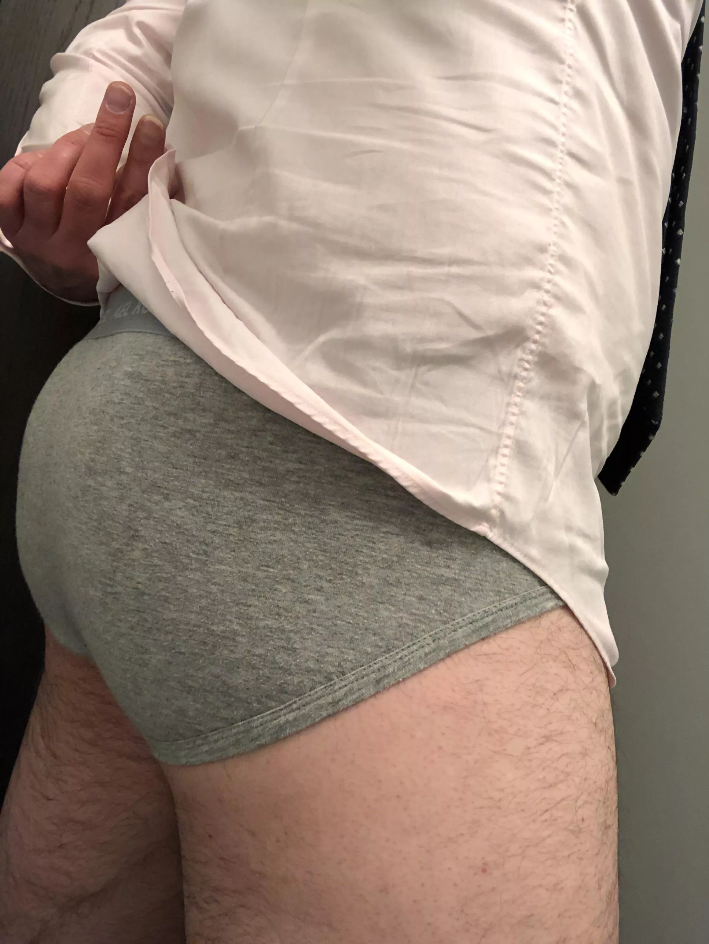 Grey isn’t my favourite underwear colour at all, but it seemed an appropriate colour for a dull Tuesday. On the plus side, they’re Michael Kors, one of my favourite brands (that I can’t find here in the UK.)