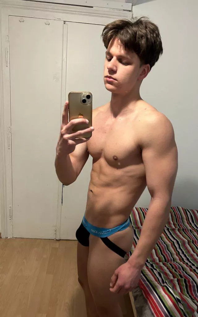How do i look in that jock?